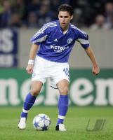 Fussball CL: Schalke, LINCOLN Einzelaktion am Ball