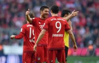 Fussball 1. Bundesliga Saison 15/16: FC Bayern Muenchen - Borussia Dortmund