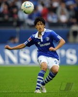 Fussball 1. Bundesliga, Saison 2011/2012: Schalke, UCHIDA am Ball