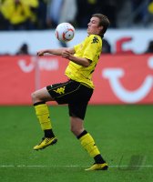 Fussball: 1. Bundesliga Saison 2010/2011, Dortmund: GROSSKREUTZ am Ball