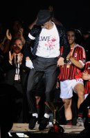 FUSSBALL SERIE A Meister 2011  AC Mailand:  Kevin Prince Boateng  zeigt den Moonwalk von Michael Jackson