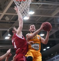 Basketball 1. Bundesliga 15/16 Hauptrunde: Walter Tigers Tuebingen - Brose Baskets Bamberg