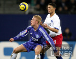 Fussball 1. Bundesliga: Hamburg - Schalke, Zweikampf