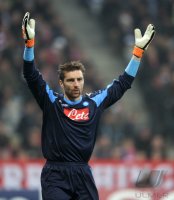 Fussball CHL  Saison 2011/2012:  Morgan De Sanctis (SSC Neapel)