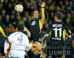 Fussball DFB-Pokal: Aachen - Muenchen, Zweikampf