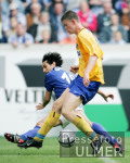 Fussball 1. Bundesliga: Schalke - Berlin, Zweikampf