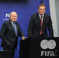 Fussball International FIFA-Praesident   Blatter (SUI) und FIFA-Generalsekretaer  Valcke (FRA)