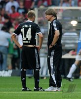 Fussball 1. Bundesliga, Saison 2011/2012:  David Jarolim, Trainer Michael Oenning (v. li., Hamburger SV)