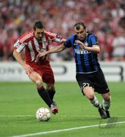 Fussball Champions League Finale: Miroslav Klose (li, FCB) gegen Goran Pandev (re, Inter)