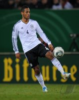FUSSBALL INTERNATIONAL: Deutschland, AOGO am Ball