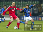 Fussball UCL: Leverkusen - Inter, Zweikampf