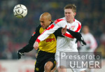Fussball Bundesliga: Stuttgar - Dortmund, Zweikampf