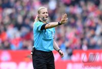 Fussball 1. Bundesliga Saison 19/20: FC Bayern Muenchen - FC Augsburg