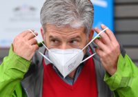 Oberbuergermeister Palmer nimmt die Radgarage am Tuebinger Hauptbahnhof in Betrieb