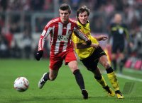 Fussball 1. Bundesliga : Toni Kroos (li, FC Bayern Muenchen) gegen Kevin Grosskreutz (re, Borussia Dortmund)
