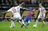 FUSSBALL INTERNATIONAL  CHL Viertelfinale 11/12: (v.li.) Alessandro Nesta (AC Mailand) gegen Clarence Seedorf (AC Mailand) gegen Lionel Messi (Barca) gegen Massimo Ambrosini (AC Mailand)