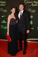 Fussball, 1. Bundesliga Saison 2012/2013: Sebastian Proedl posiert mit Freundin Nina Gamauf