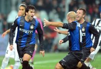 FUSSBALL SERIE A: Jubel Diego Milito und Esteban Cambiasso (v. li., Inter Mailand)