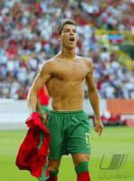 Fussball International Euro 2004:    JUBEL Cristiano RONALDO (POR)