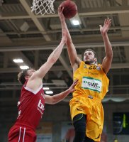 Basketball 1. Bundesliga 15/16 Hauptrunde: Walter Tigers Tuebingen - Brose Baskets Bamberg