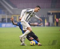 FUSSBALL INTERNATIONAL SERIE A 20/21: Inter Mailand  - Juventus Turin