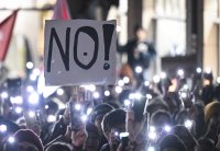 Lichtermeer fuer die Demokratie auf dem Tuebinger Marktplatz