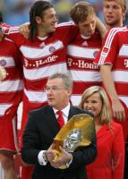 Fussball Ligapokal FC Schalke 04 - FC Bayern Muenchen