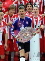 Fussball 1. Bundesliga: Holger Badstuber, Torwart Hans Joerg Butt, Mario Gomez, Bastian Schweinsteiger (v. li., FCB)