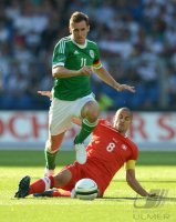 FUSSBALL INTERNATIONAL:  Miroslav KLOSE (li, Deutschland) gegen Goekhan INLER (Schweiz)