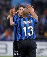 FUSSBALL  International CHL 09/10:  JUBEL Diego Milito, Maicon Douglas Sienando (v. li., Inter)