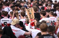 Fussball DFB Pokal Finale 24/25: Arminia Bielefeld - VfB Stuttgart, Public Viewing auf dem Schlossplatz