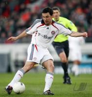 Fussball 1. Bundesliga: Bayern, VAN BOMMEL Einzelaktion