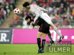 Fussball 1. Bundesliga: Muenchen - Stuttgart, Zweikampf