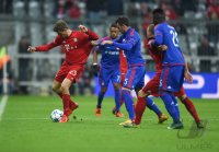 Fussball CHL 15/16 Gruppenphase: Olympiakos Piraeus  - FC Bayern Muenchen