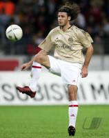 Fussball 1. Bundesliga: Bayern, DEMICHELIS Einzelaktion am Ball