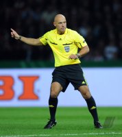 Fussball International EM 2012-Qualifikation:  Schiri Howard Webb