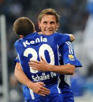 FUSSBALL, 1. BUNDESLIGA, 6. Spieltag, Schalke: KENIA und  HOEWEDES