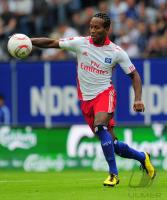 Fussball 1. Bundesliga  Saison 2010/2011: Hamburger SV, ROBERTO am Ball