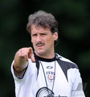 Fussball Regionalliga Sued SSV Reutlingen Trainer Seitz