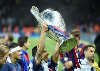 Fussball Champions League Finale 2015: JUBEL Luis Suarez mit CHL Pokal