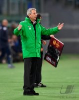 Fussball Europa League Saison 2012/2013: Trainer Lucien Favre (Borussia Moenchengladbach) enttaeuscht