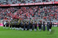Fussball 1. Bundesliga : Zum Wiesn Auftakt Bayrische Musikanten in Tracht in der ALLIANZ ARENA