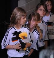 Fussball International  Frauen  Deutschland - Brasilien  Escort Kids