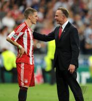 Fussball Champions League Finale: ENTTAEUSCHUNG Bastian Schweinsteiger, Karl Heinz Rummenigge (v. li., FCB)