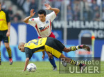 Fussball 1. Bundesliga: Hamburger SV - Dortmund, Zweikampf