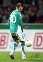 Fussball UEEA CUP Bremen, JENSEN Einzelaktion