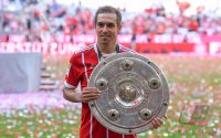 Fussball, 1. Bundesliga Saison 16/17: Jubel FC Bayern Muenchen mit Schale