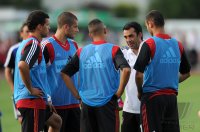 Fussball 1. Bundesliga :   Michael Ballack , Trainer Robi Dutt (v. li., Bayer 04 Leverkusen)