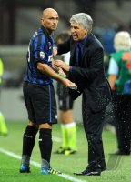 FUSSBALL SERIE A:  Esteban Cambiasso mit Trainer Gian Piero Gasperini (Inter Mailand)