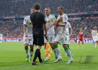 Fussball  1. Bundesliga Saison 2013/2014: FC Bayern Muenchen - Borussia Moenchengladbach